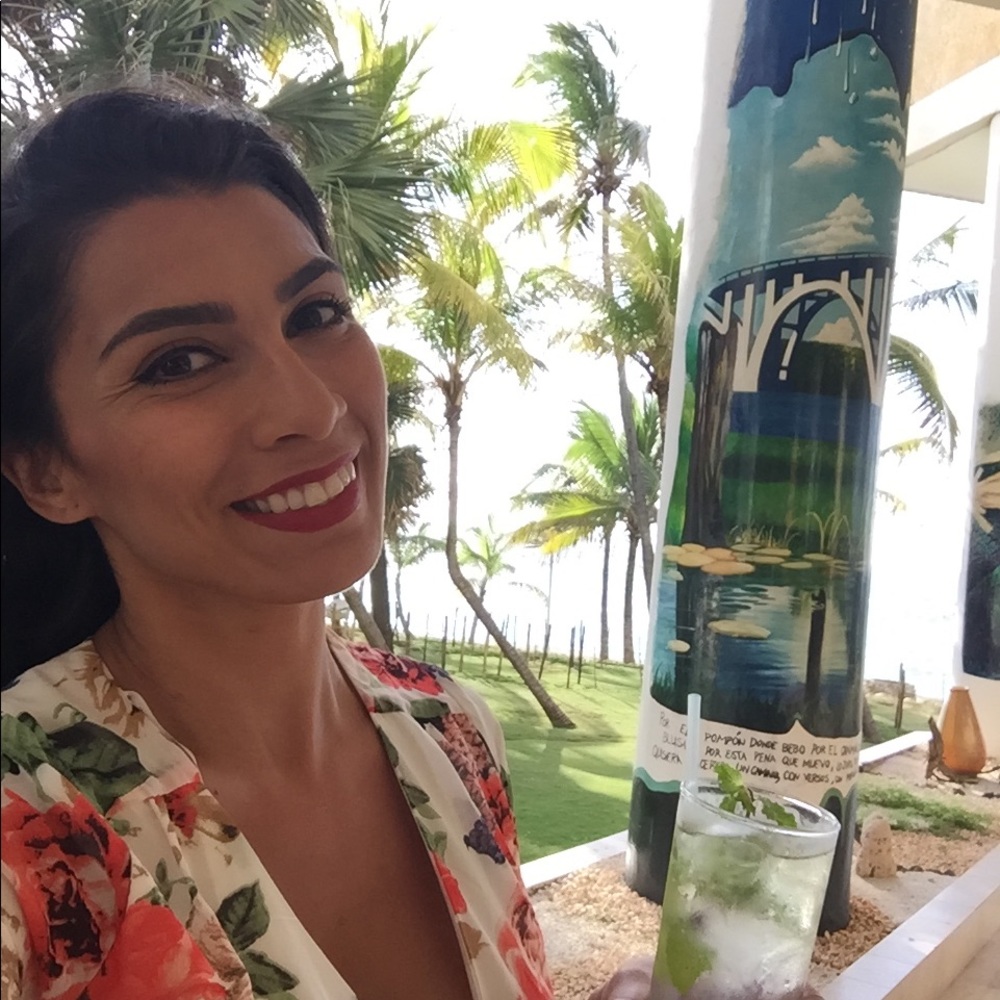 Meet your Posher, Monica