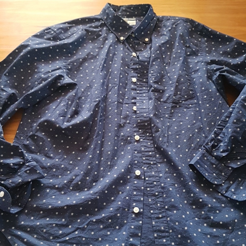 Old navy classic button up L