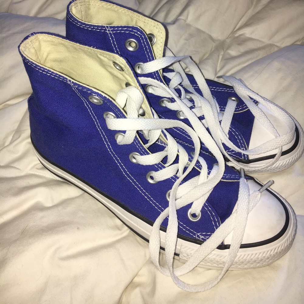 🌟BRAND NEW🌟 women's 6 blue high top converse.