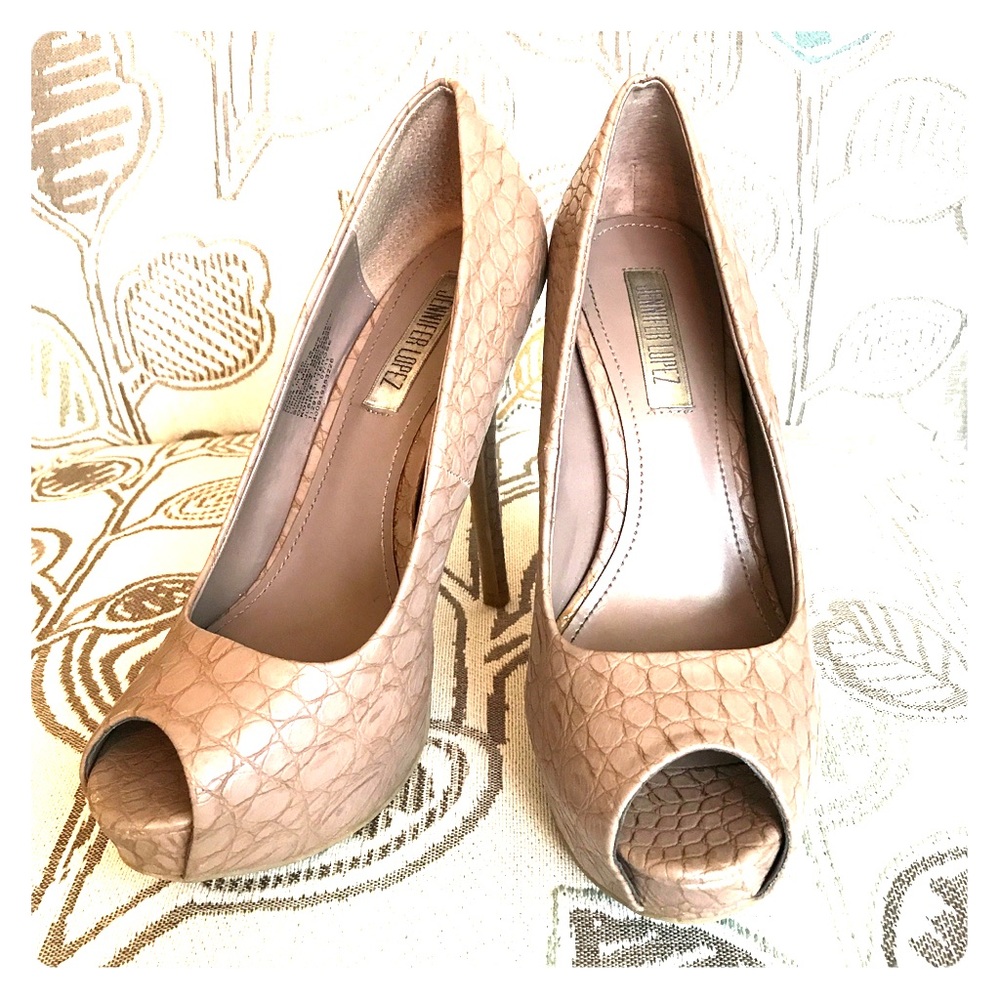 Jennifer Lopez Peep-Toe Pumps