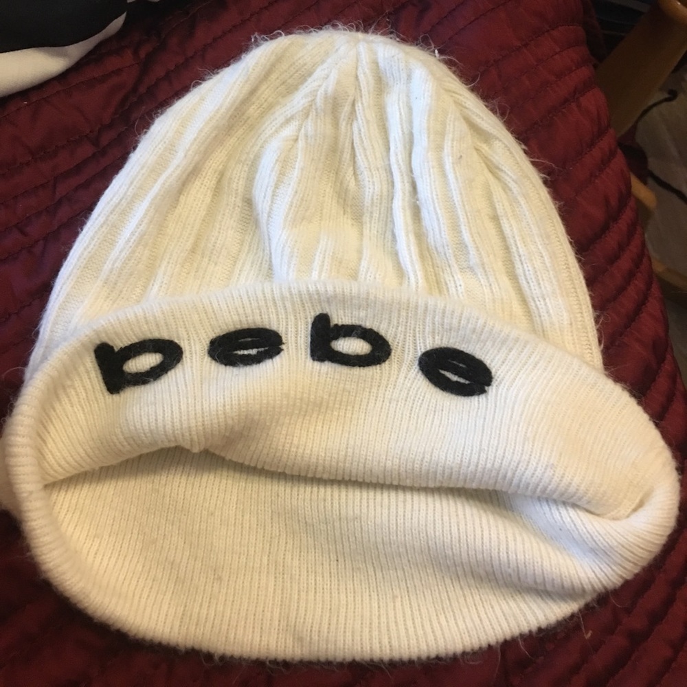 Bebe white beanie no stains