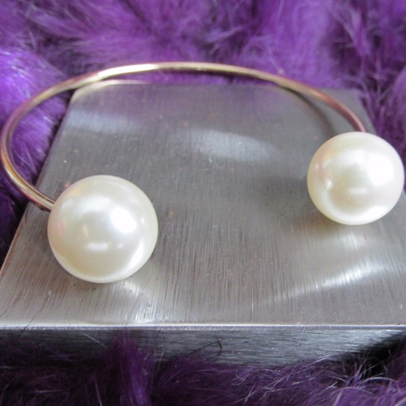 ADIA KIBUR Faux Pearl Open Ended Cuff NWT - Picture 4 of 4