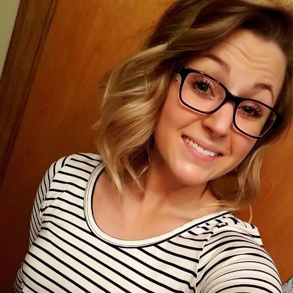 Meet your Posher, Courtney