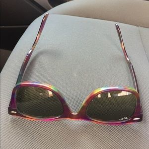 Ray bans, wayfarer. In great shape, no scratches.