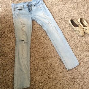 American Eagle Light Wash Jeans