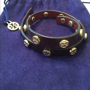 Tory Burch Double-Wrap Leather Logo bracelet