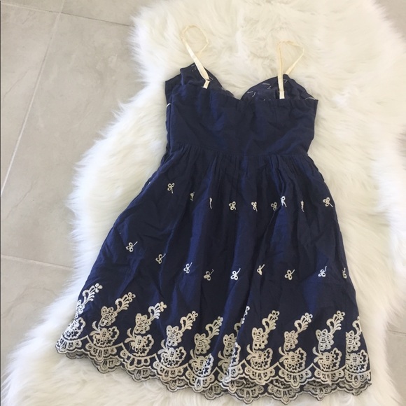 Navy Dress w/ Embroidered Flowers, size small - Picture 5 of 8