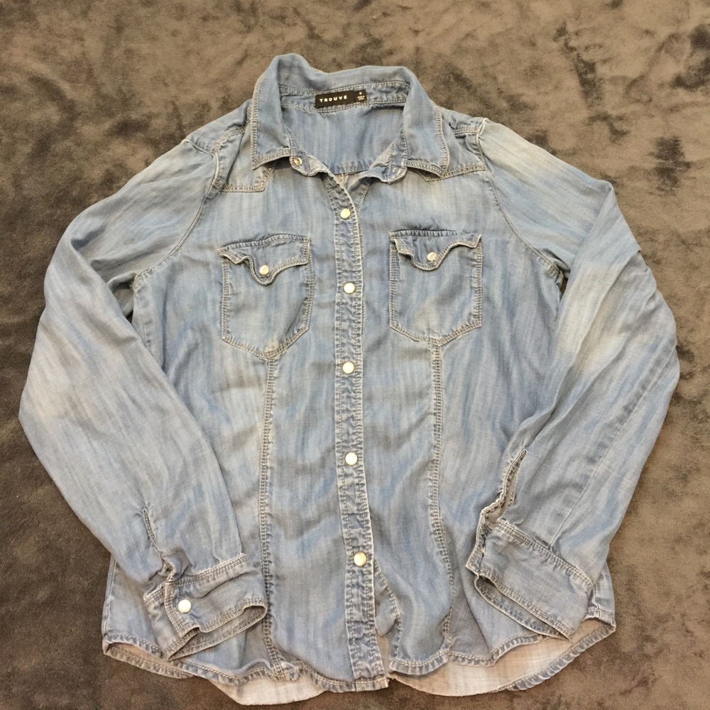 Women's Trouve western style denim shirt. M