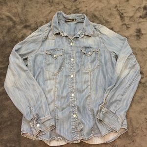 Women's Trouve western style denim shirt. M