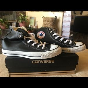 FREE CONVERSE BAG W/ BLACK LEATHER CONVERSE