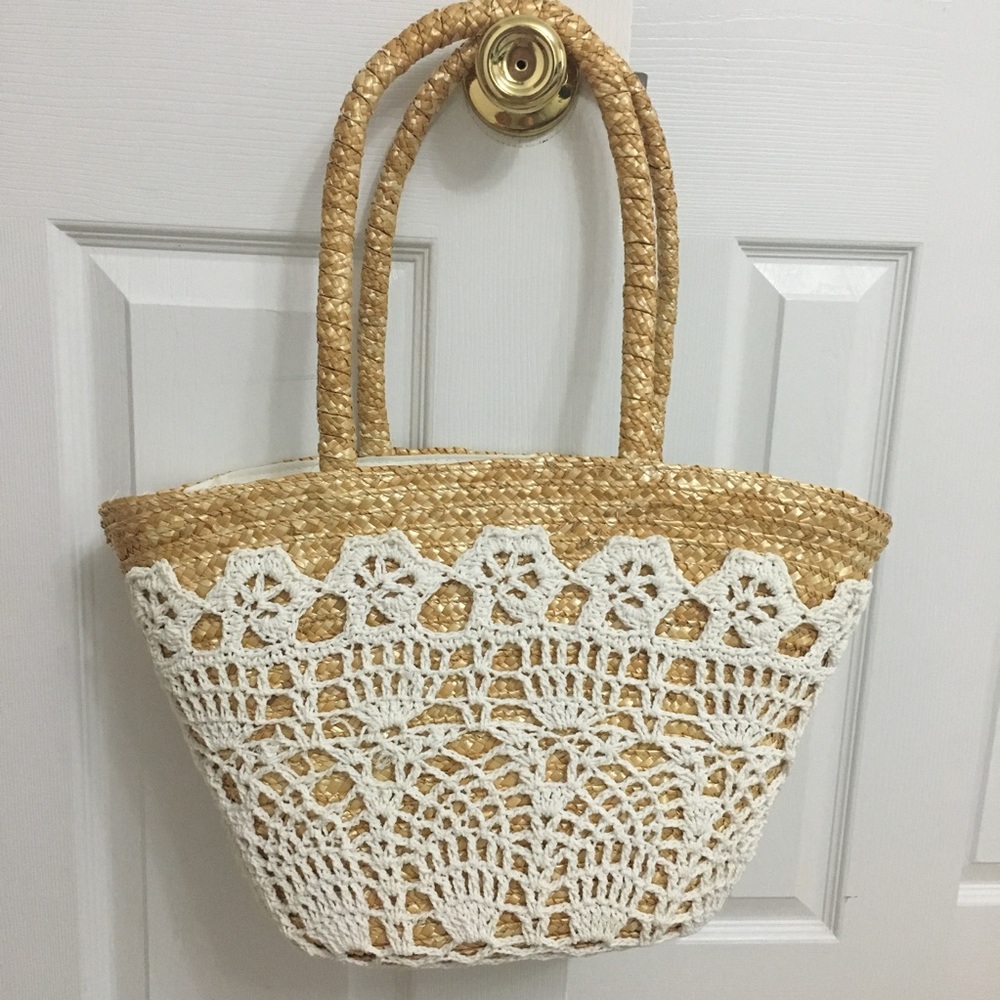 Aldo bag/tote straw with crochet detail