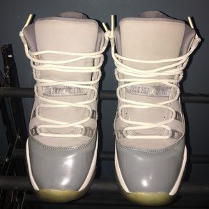 Air Jordan 11's OG Cool Grey