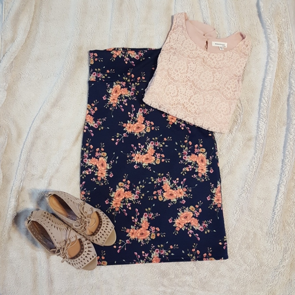 NWT Floral Agnes and Dora Pencil Skirt