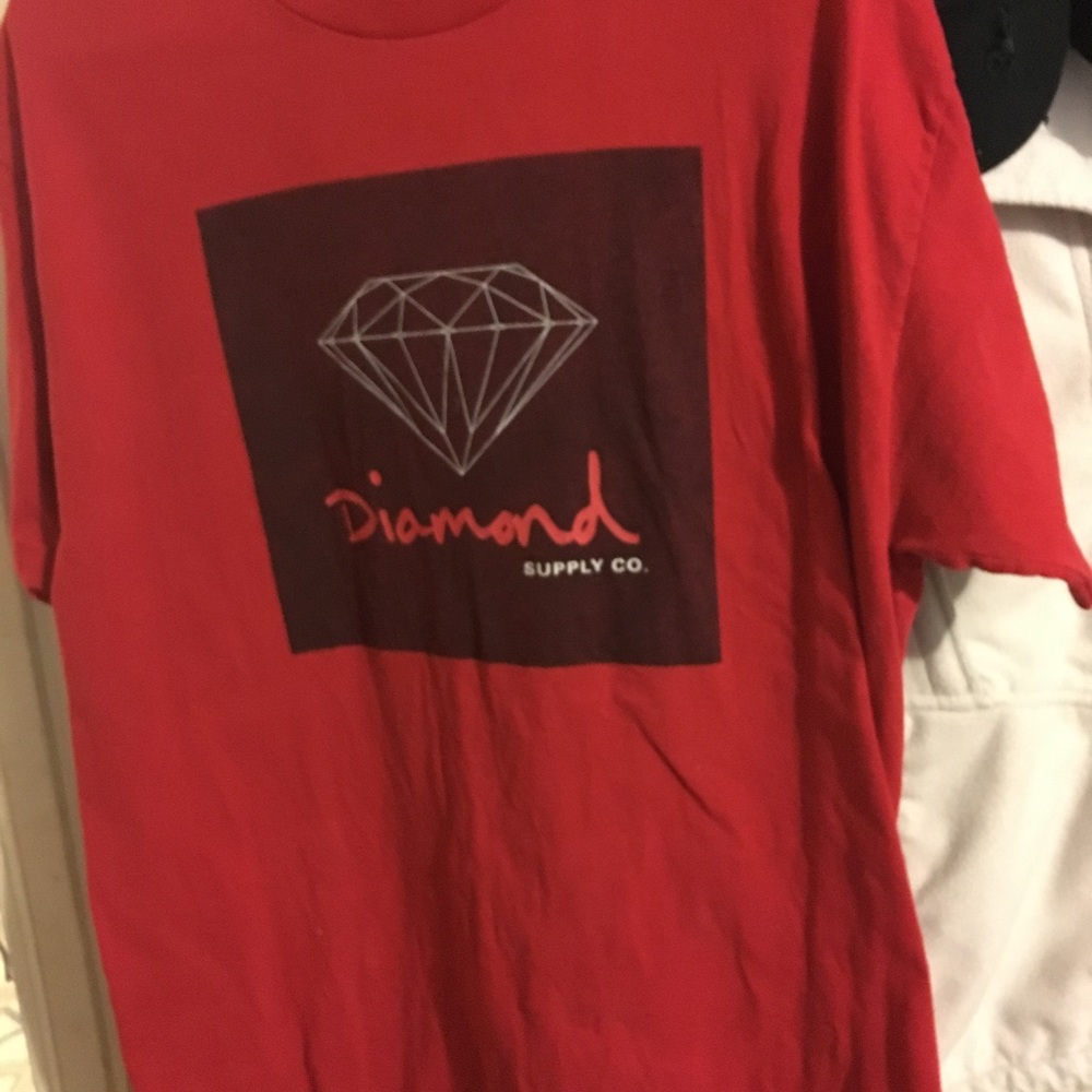 Diamond red t