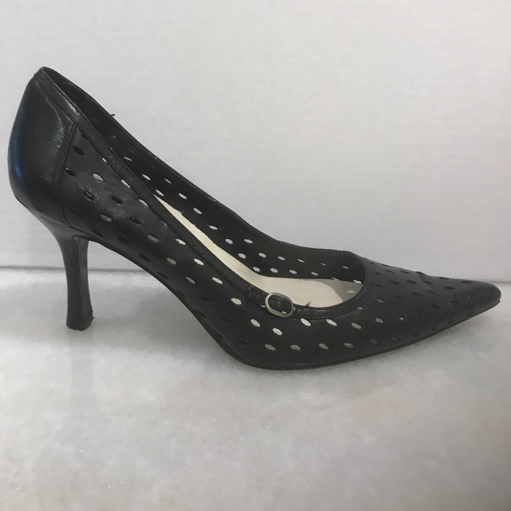 Bandolino Black Leather Heels