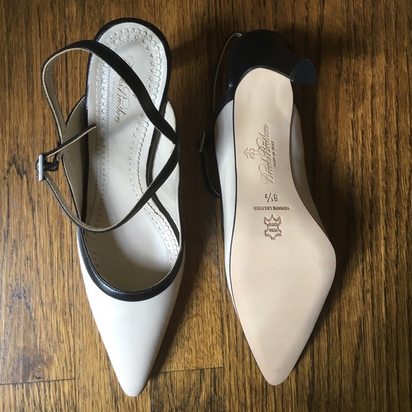 Brooks Brothers creme pumps with black trim - Picture 3 of 3