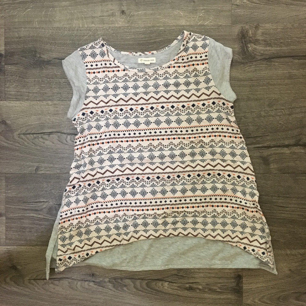 Patterned tee-shirt