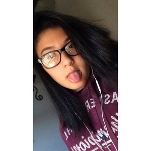 Meet your Posher, Thalia