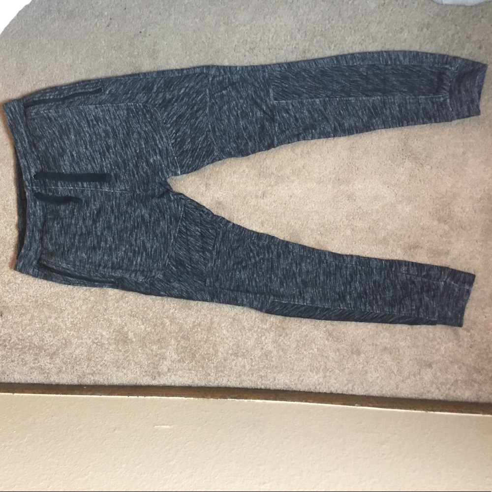 Rogue State Men's sweatpants.