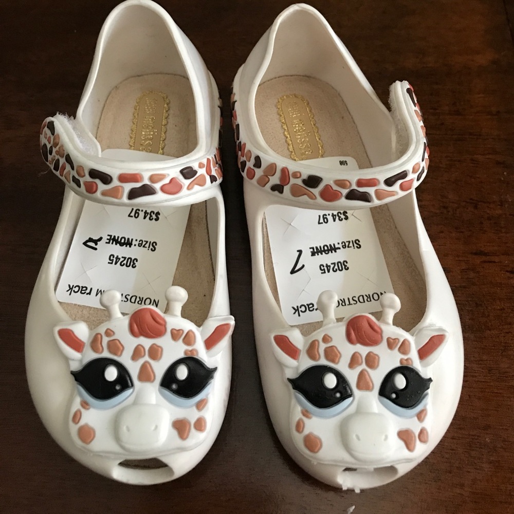 Beautiful!! Mini Melissa giraffe toddler shoes!