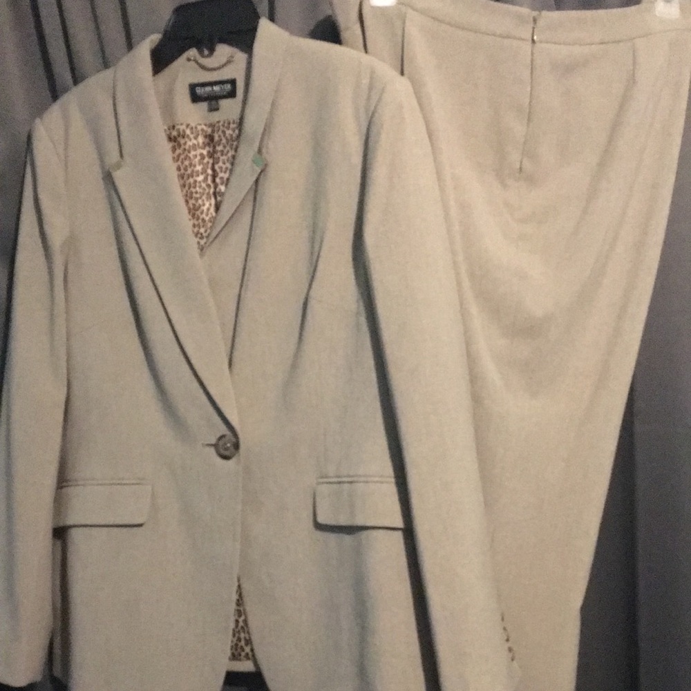 Women's 2 Piece Suit