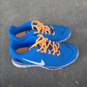Nike Tennis Shoes
