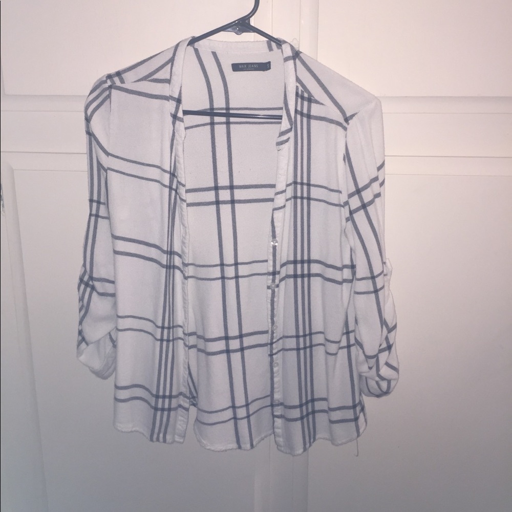 Plaid black and white soft buttoned up shirt