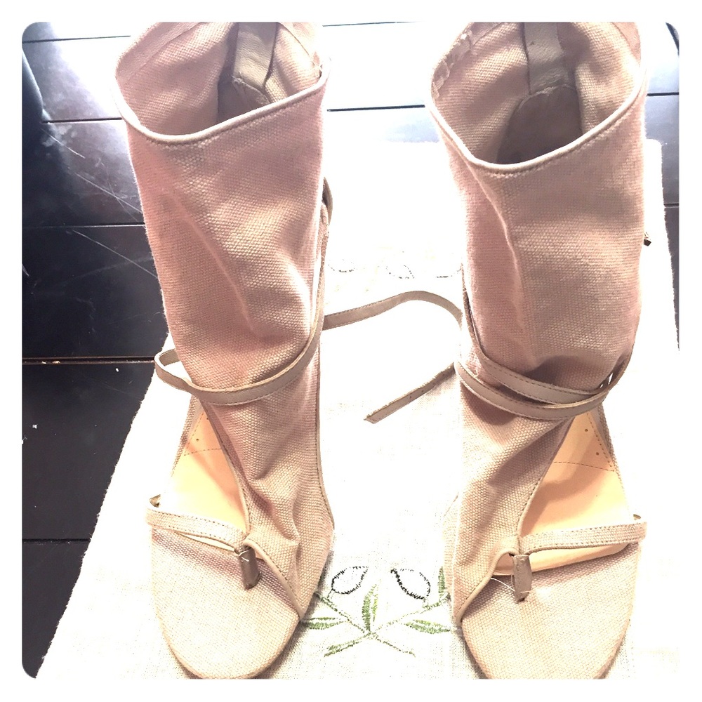 BCBGMaxAzria Open toed sandal heel