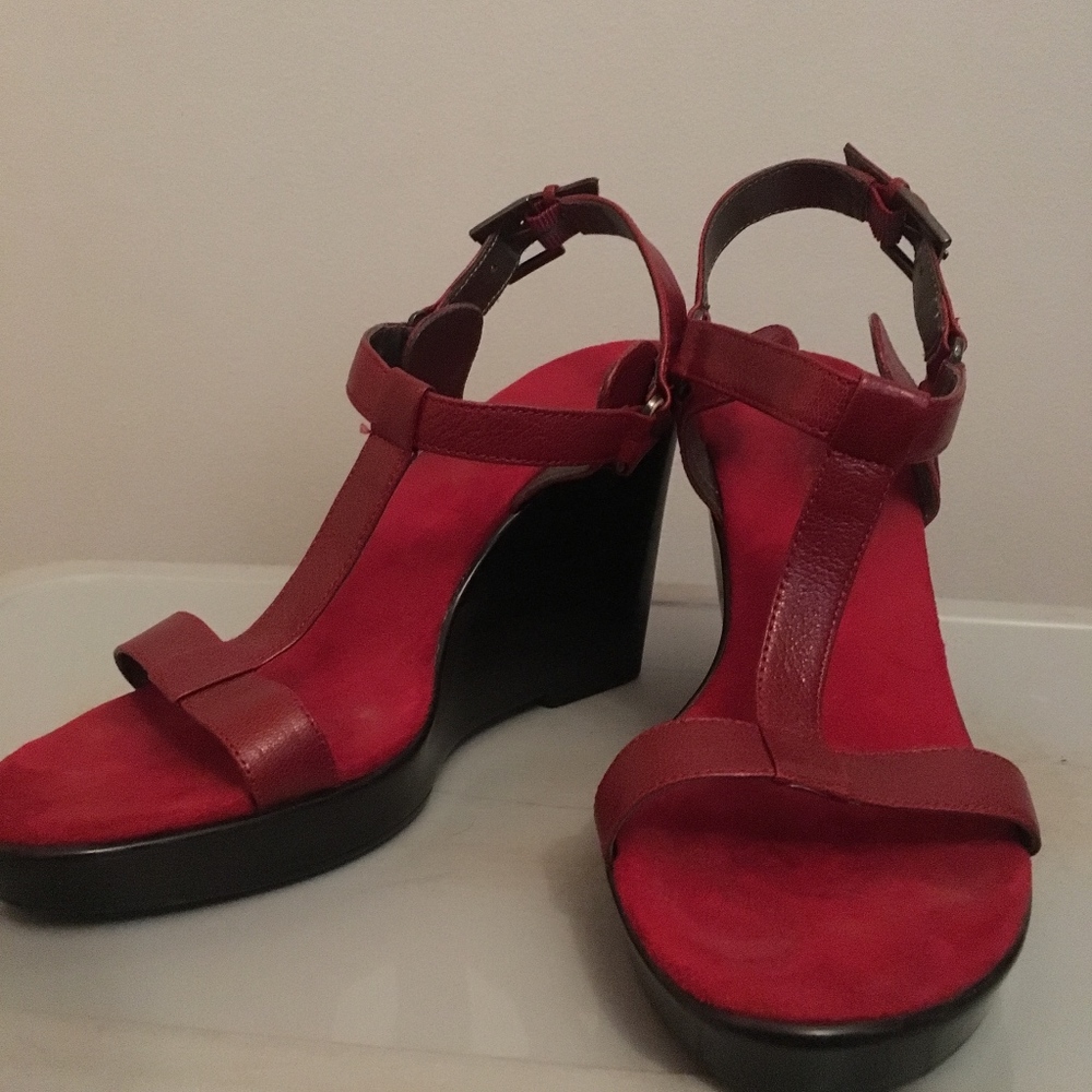 Aerosoles Red Wedge