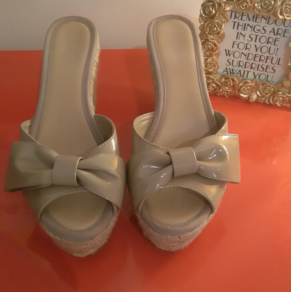 Nine & Co. wedge sandal