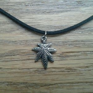 ๐ Marijuana Leaf Necklace