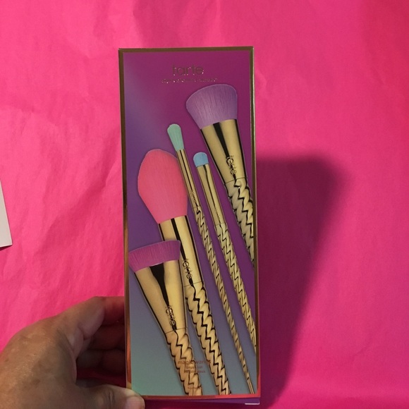 Tarte Magic Wand brush set - Picture 3 of 3