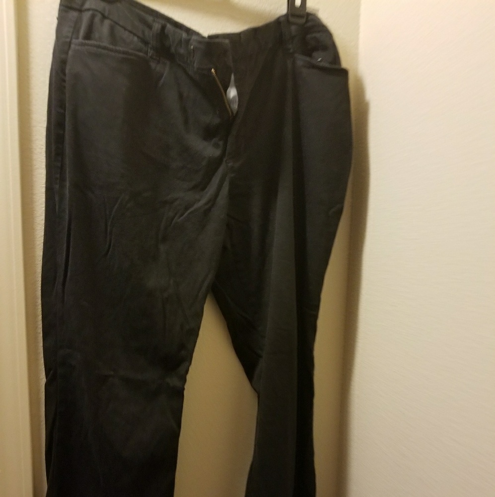 Lee slacks