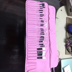 New pink makeup brush set🌸