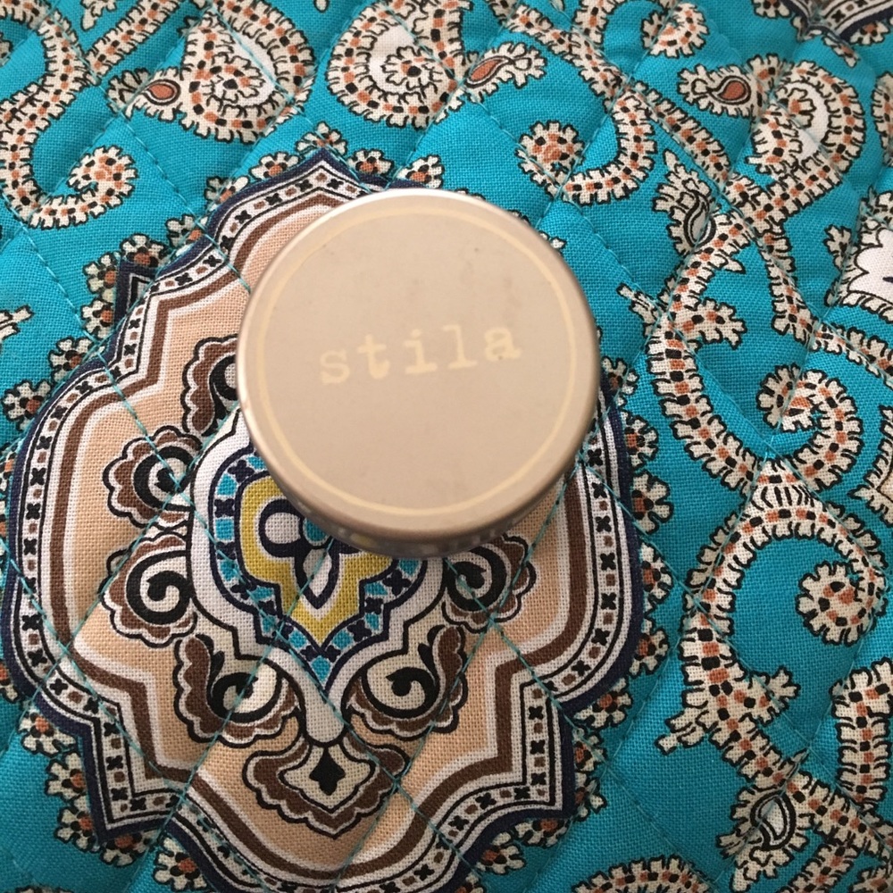 Stila liner