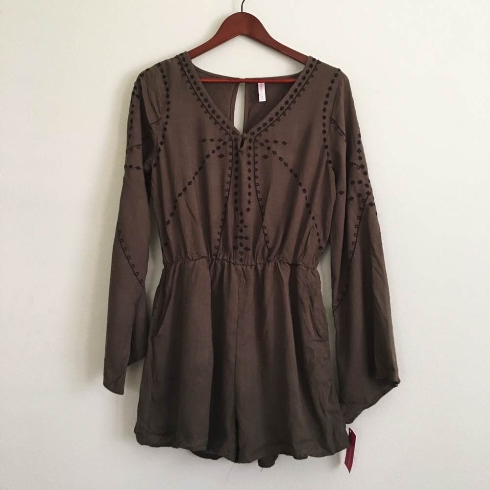 Olive Bell Sleeve Boho Romper - Picture 2 of 5