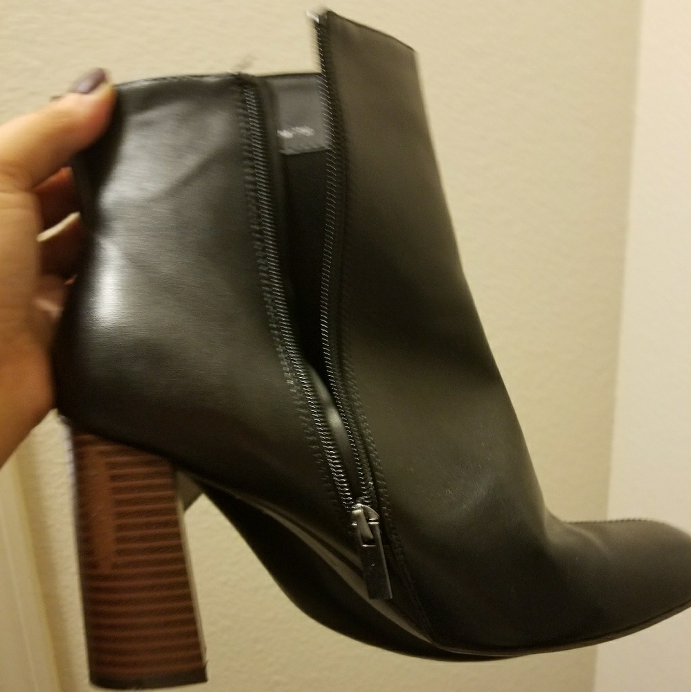 High heel boots