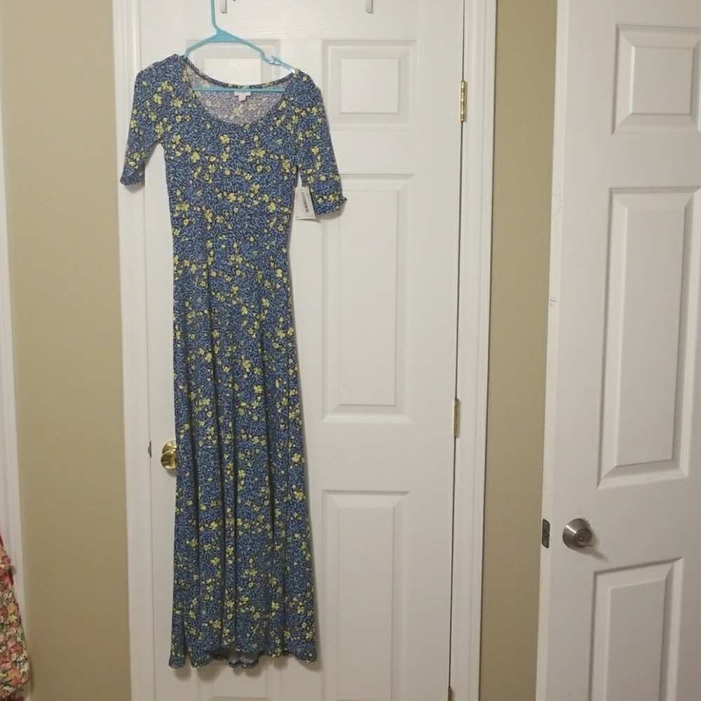 BNWT...... Lularoe XS Ana Dress