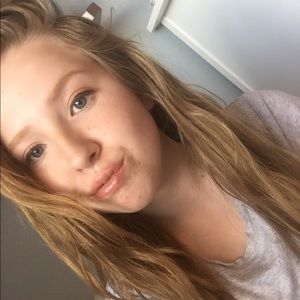 Meet your Posher, Brooke