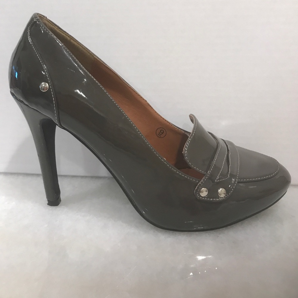 Shoedazzle gray patent leather heels size 9