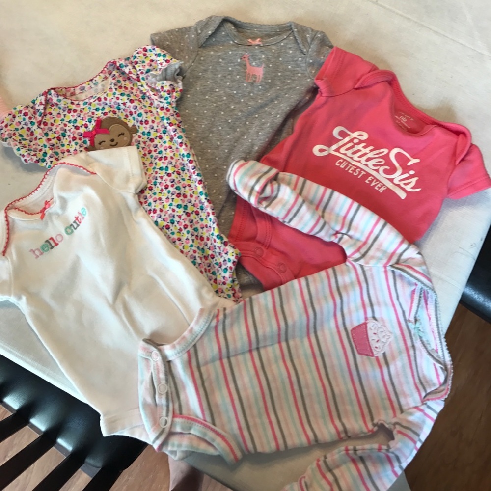 Bundle of Newborn baby girl onesie!!! 😊