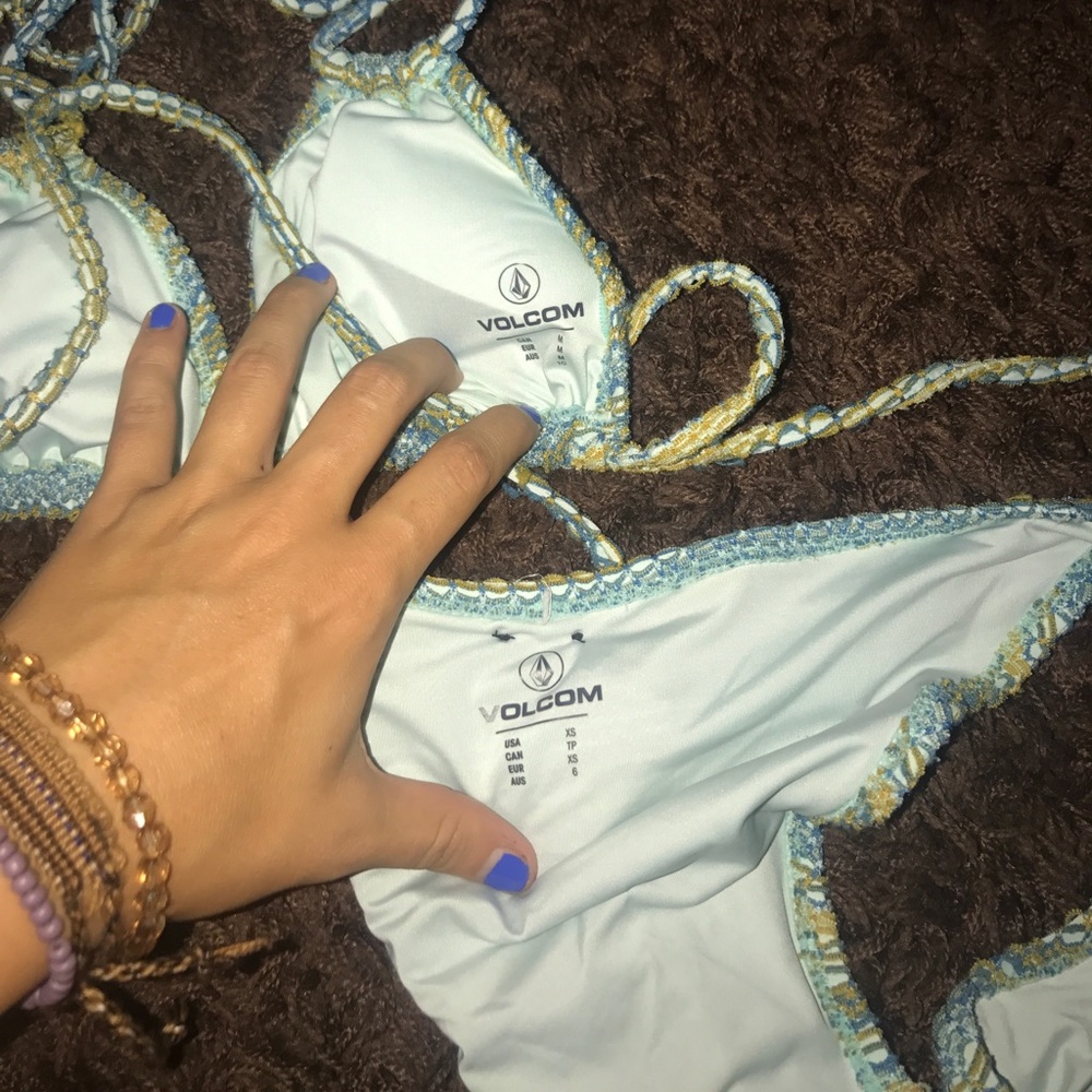 Volcom bikini - Picture 4 of 4