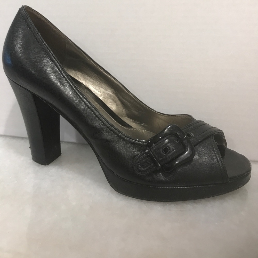 Bandolino Black Leather Heels with Buckle