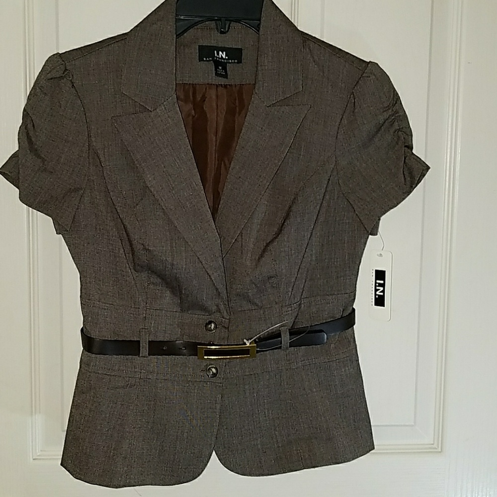 Short sleeve blazer