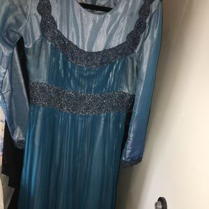 Long sleeve Adriana Pappel gown