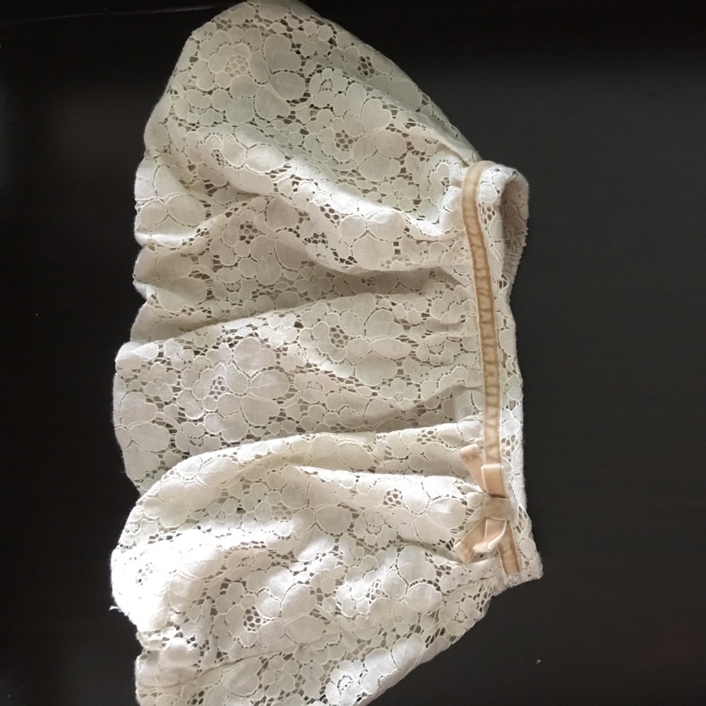 Cream Colored Flower Patterned Lace Skirt 😋