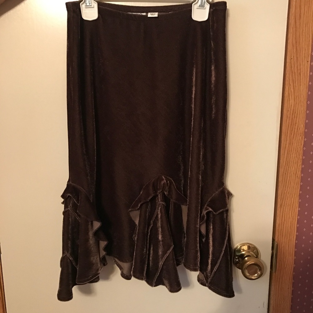 Velvet ruffle skirt!
