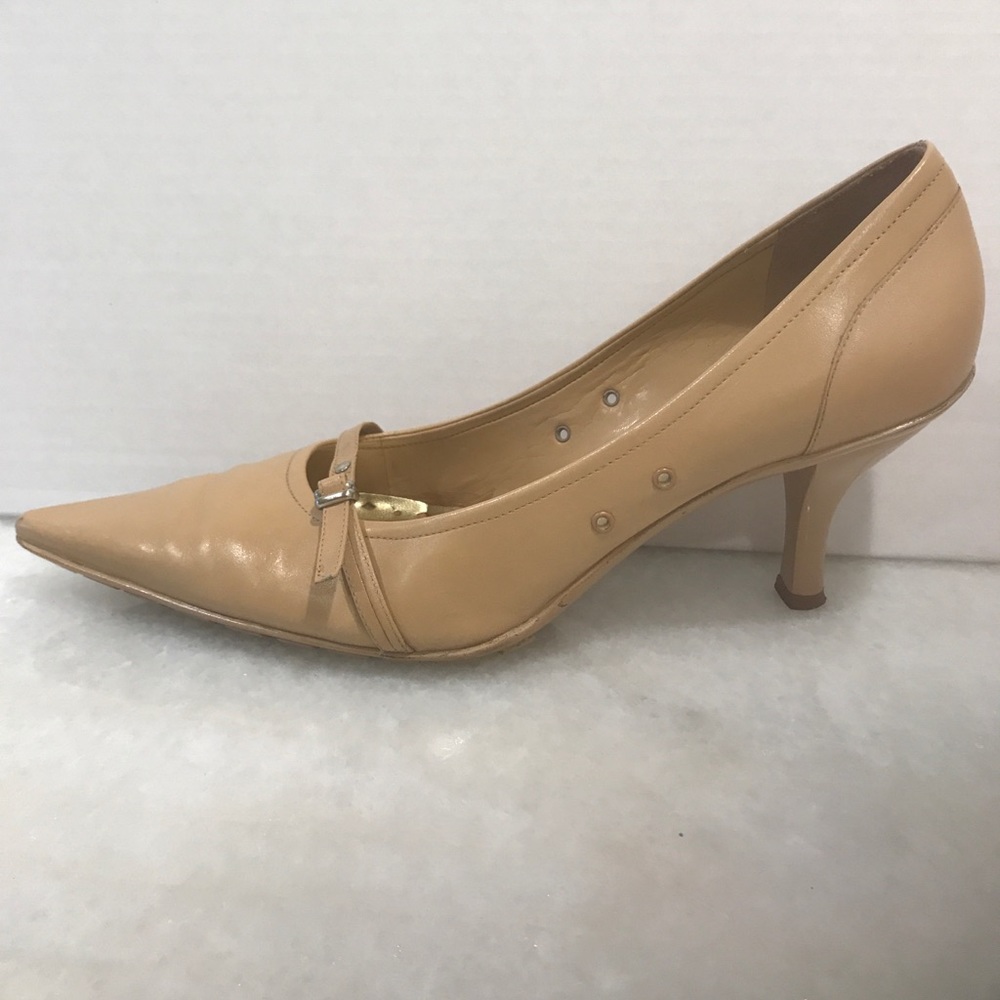 BCBG Girls Tan Leather Heels Size 8.5