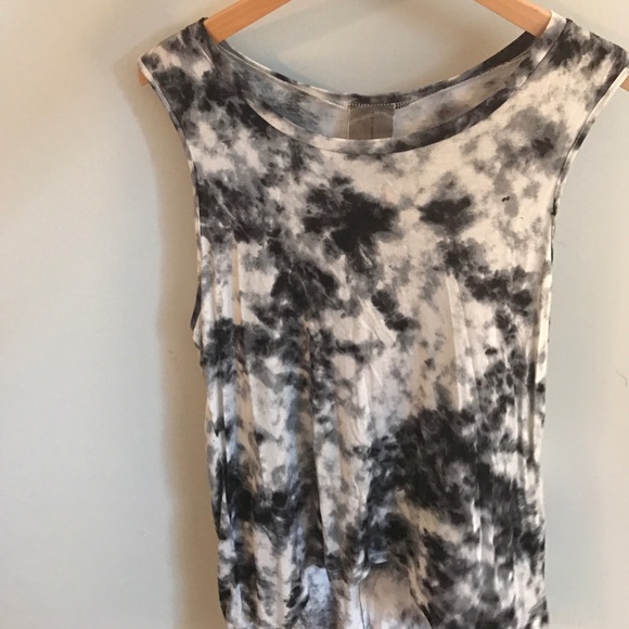 Black and white tie die top - Picture 1 of 3