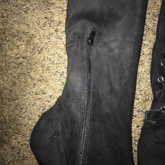 NWOB.....BCBGgirls BLACK LACE UP BACK SUEDE BOOTS - Picture 2 of 8